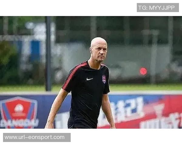 贾府技术总监克罗斯即将离任小克鲁伊夫等人或成接替人选