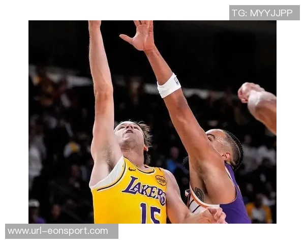 布克称赞狄龙拼搏精神伤愈期间曾关心他是否值得如此努力