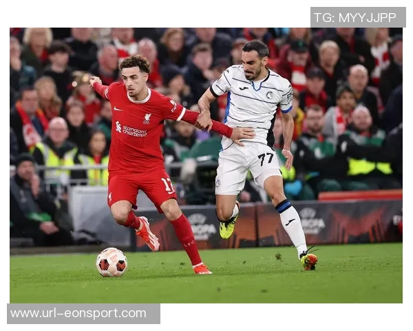 库普梅纳斯传中被扑后图拉姆紧随其后射门再遭门将拒绝